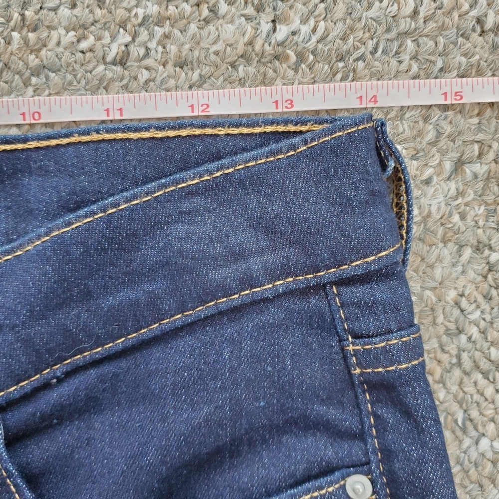 NWOT Levi's 28 Modern Contemporary Minimalist Mid Rise Shaping Slim Jeans - Picture 14 of 16